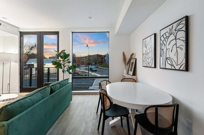 Bonsai Apartments Living / Dining