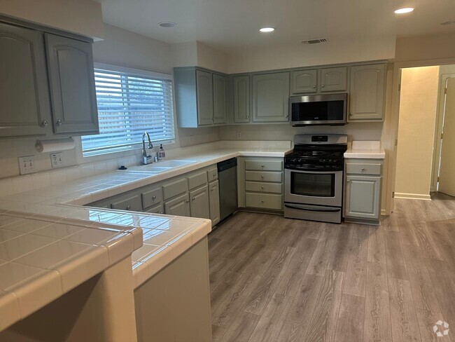 Building Photo - Newly Remodeled 3-Bedroom Home in Citrus H...