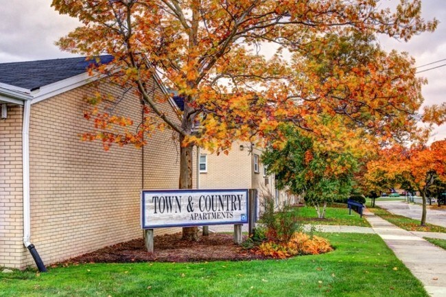 Town & Country Apartments - Town & Country Apartments