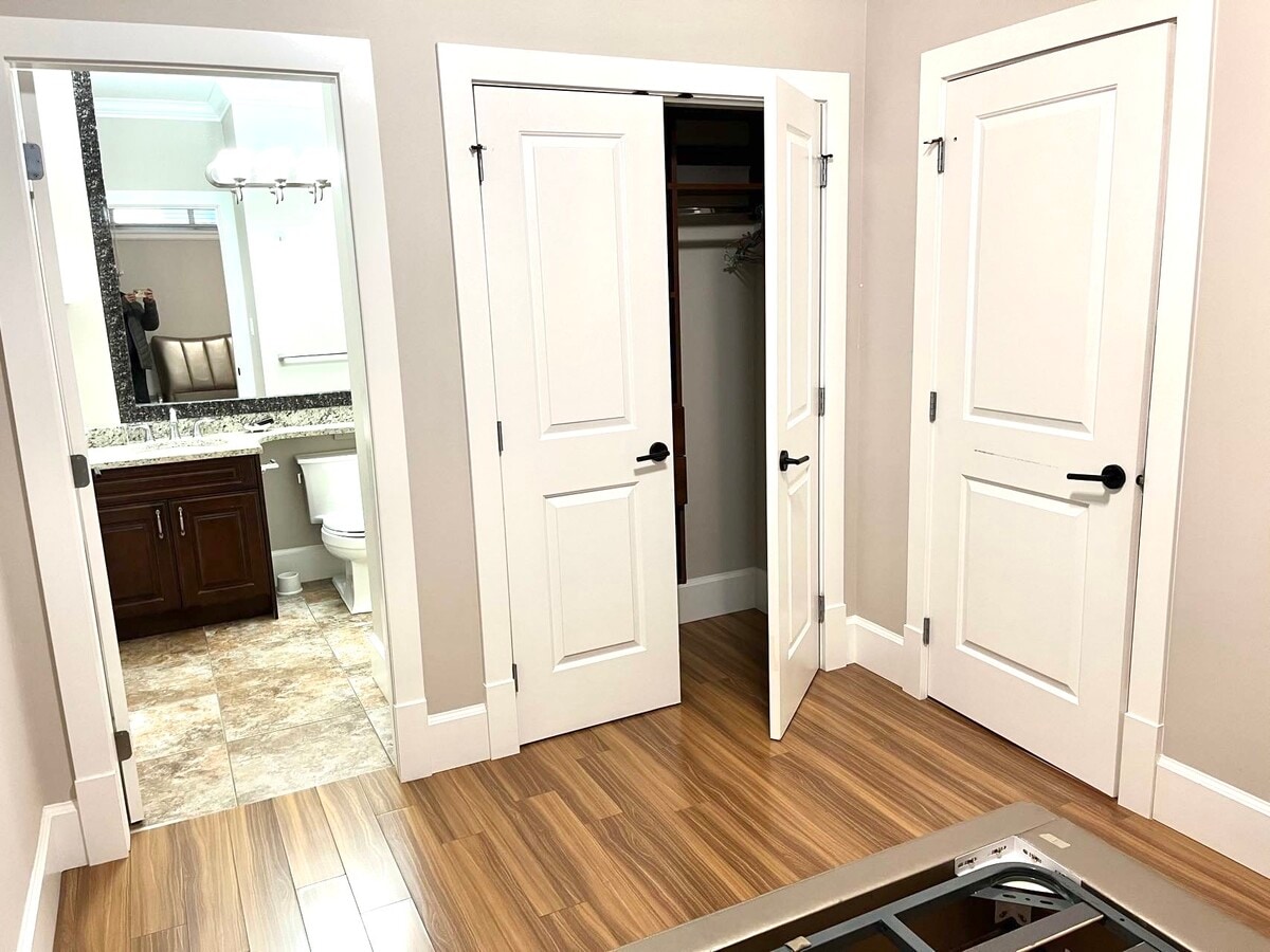 Photo - 1553 W 61st Ave