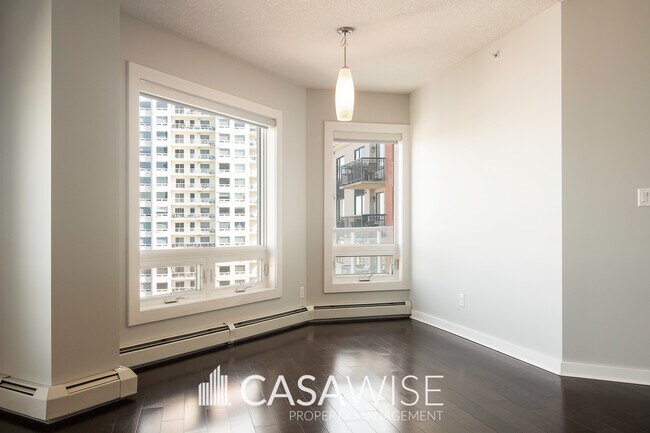 Photo - 10152-2104 104 St NW