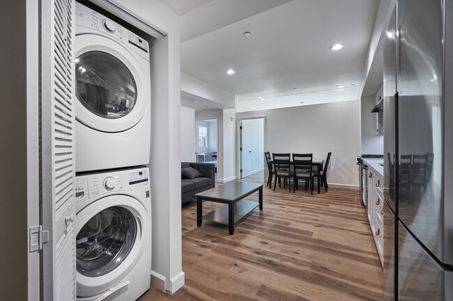 Photo - 2600 S Catalina St