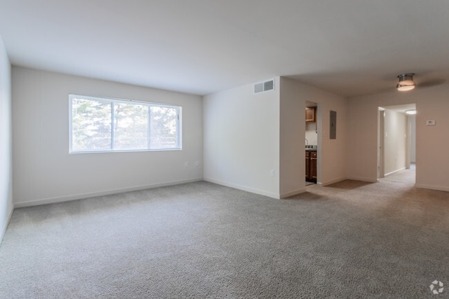 2 BR, 1 BA - 945 SF