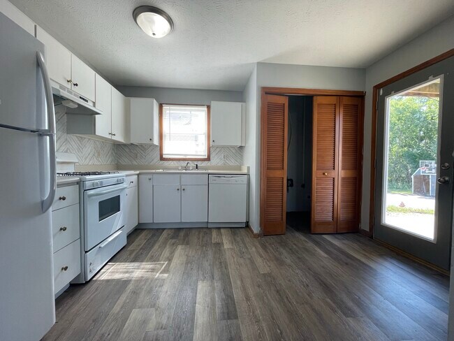 Building Photo - 350 Stone Creek Dr Rental