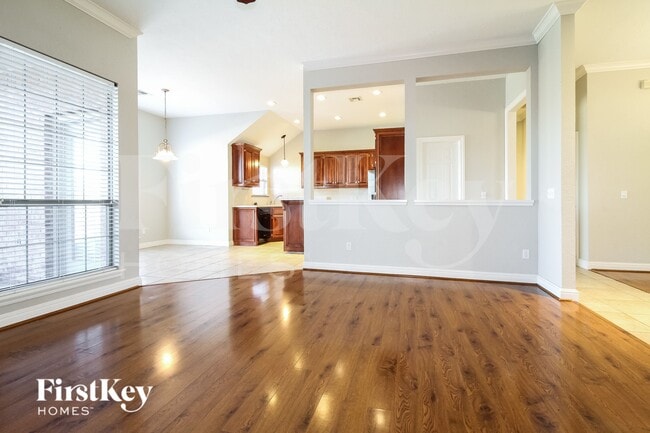 Photo - 3113 Highland Glen