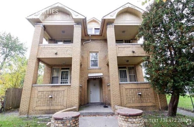 Building Photo - 11391 Belleterre Ave Unit 1N Rental