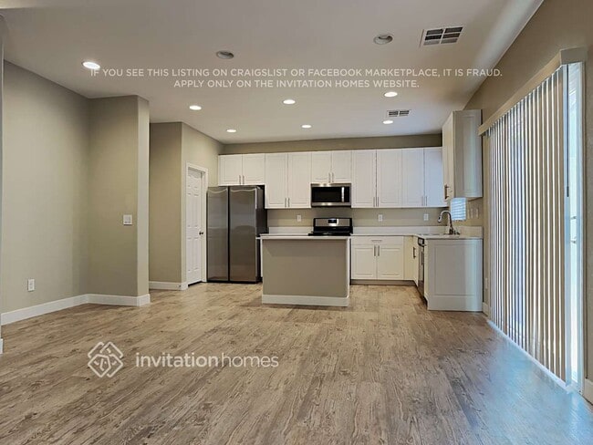 Photo - 10756 Merrimack Ave