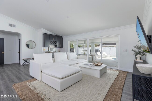 Photo - 8702 E Clarendon Ave