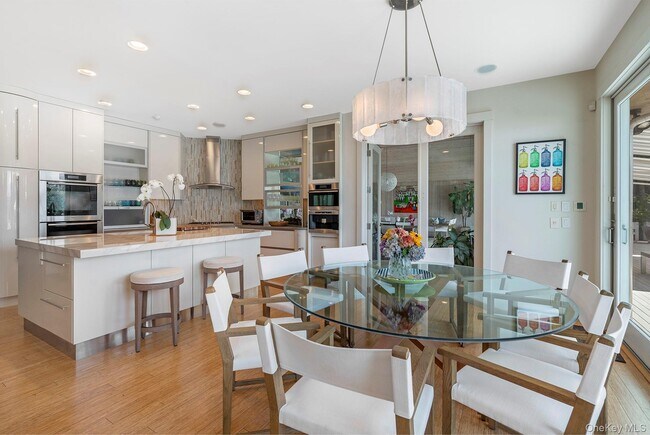 316 Deerfield Rd