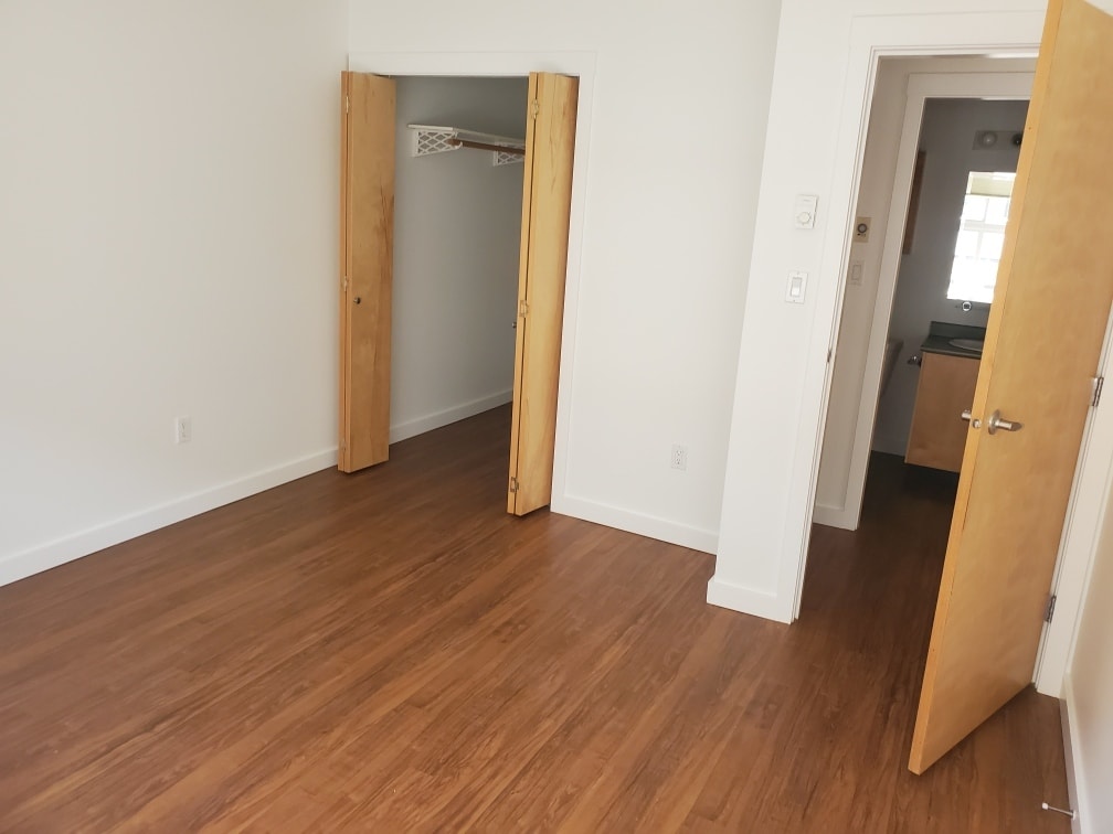 Photo - 238-238 Selby St