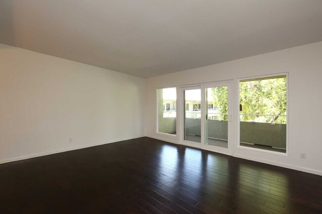 Photo - Wonderful, 2nd floor Condo Centrally Locat...