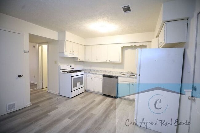 Photo - 2 bed, 1.5 bath apartment - $775 - HUD acc...