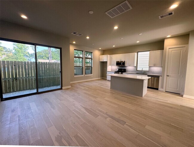 Photo - 540 Janisch Rd