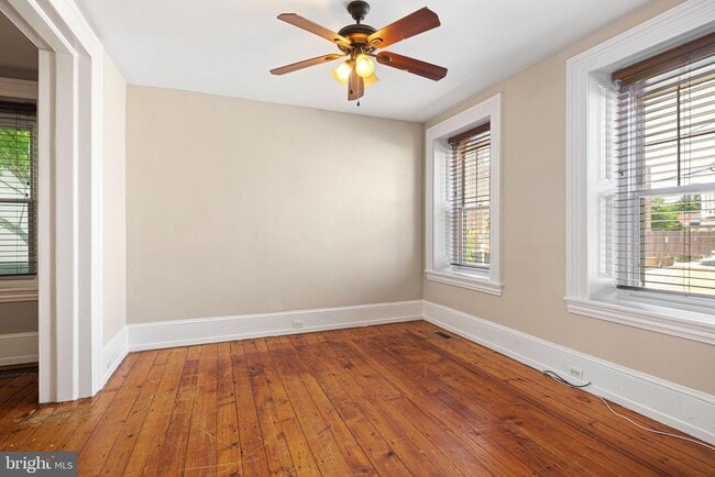 Building Photo - 161 Hermitage St