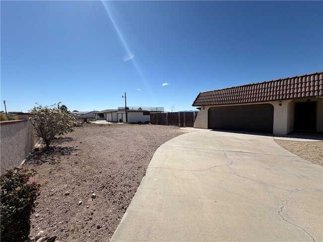 Photo - 883 Los Flores St