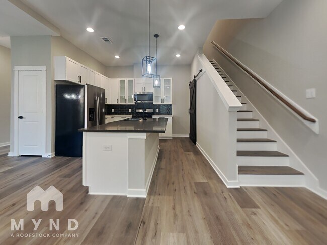 6722 Parker Oaks Ln