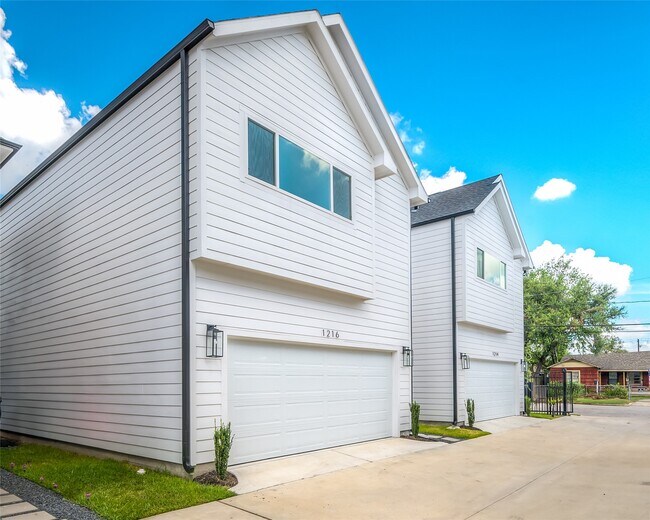 Photo - 1216 Mcneil St