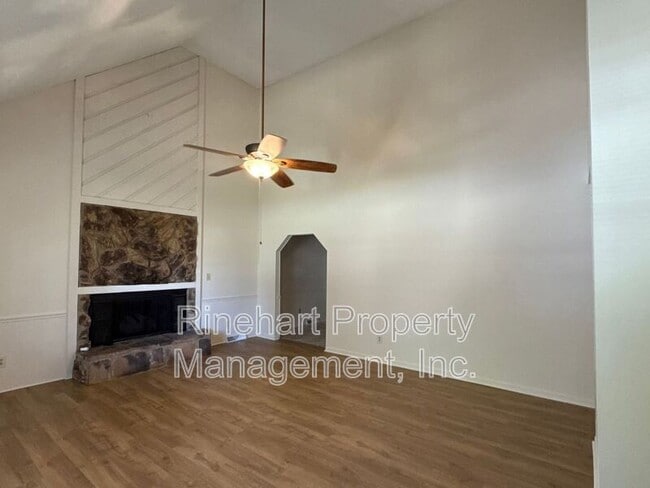 Photo - 2083 Ridgecrest Rd