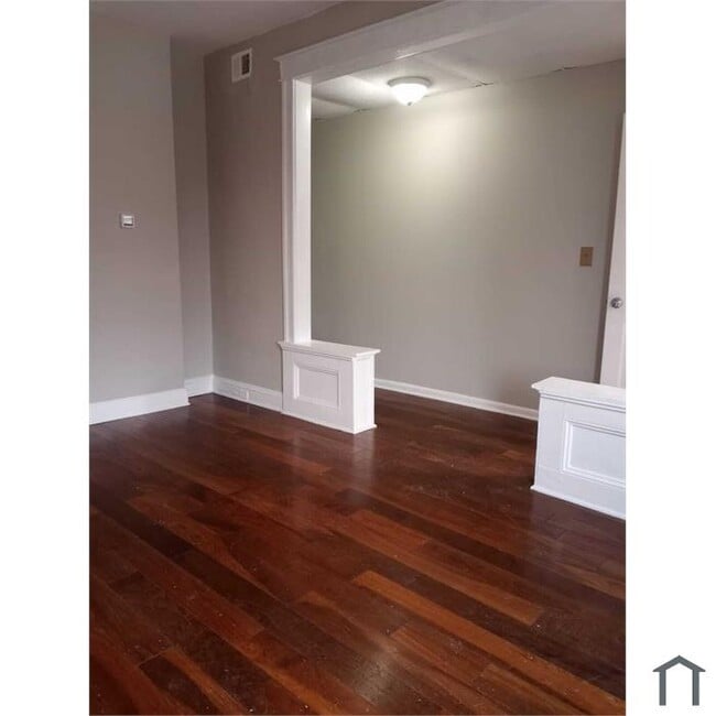 Photo - 600 Linnard St