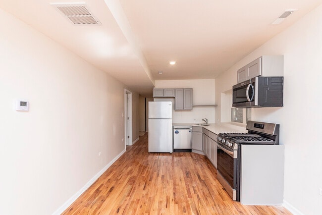 Building Photo - 1638 W 18th Pl Unit 2R