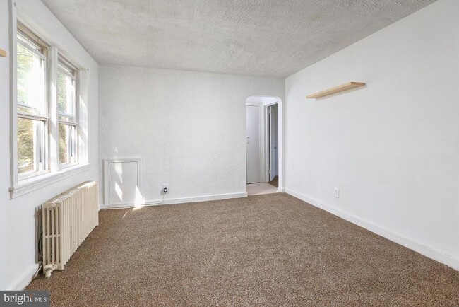 Building Photo - 707 Broadway Unit B