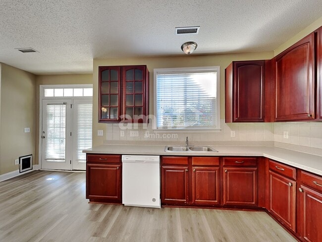 Photo - 111 Sleeper Car Ln