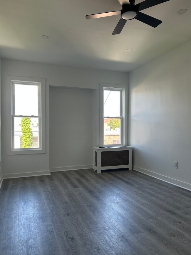 739 43rd St Unidad 2nd floor