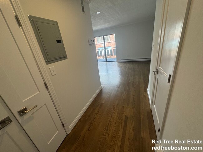 Photo - 320 Hammond Pond Pkwy Unit 504