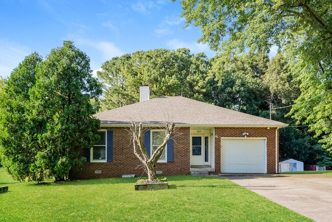 Building Photo - 823 Hadley Rd Rental