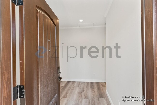 Photo - 1419 Flickinger Ave