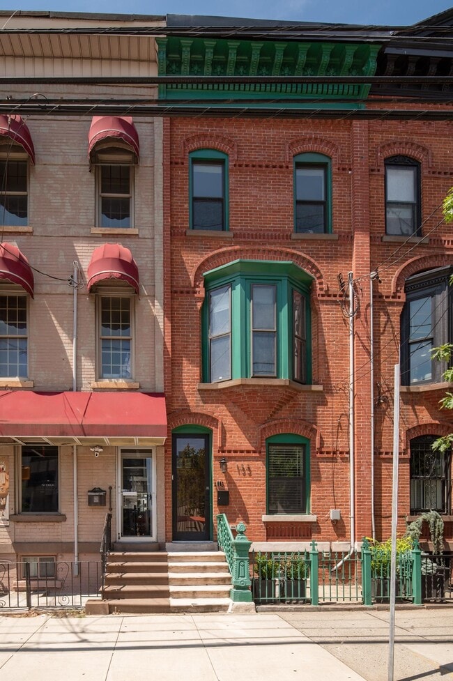 Building Photo - 133 Palisade Ave Unit 1