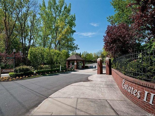 Building Photo - 91 Duck Pond Dr