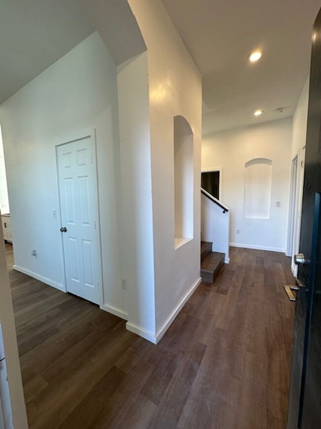 Photo - 5022 S 35th Ave Unit 01