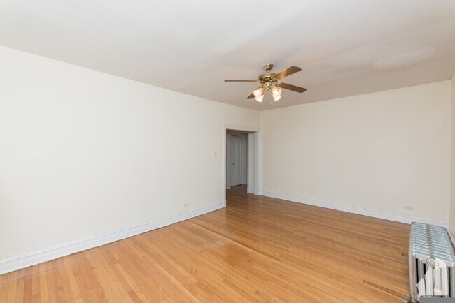 Photo - 1825 W Foster Ave Unit 1839-1