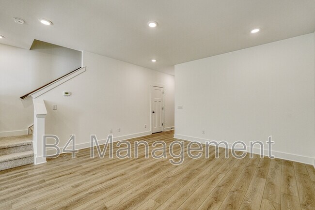 Photo - 416 W Parima Ct