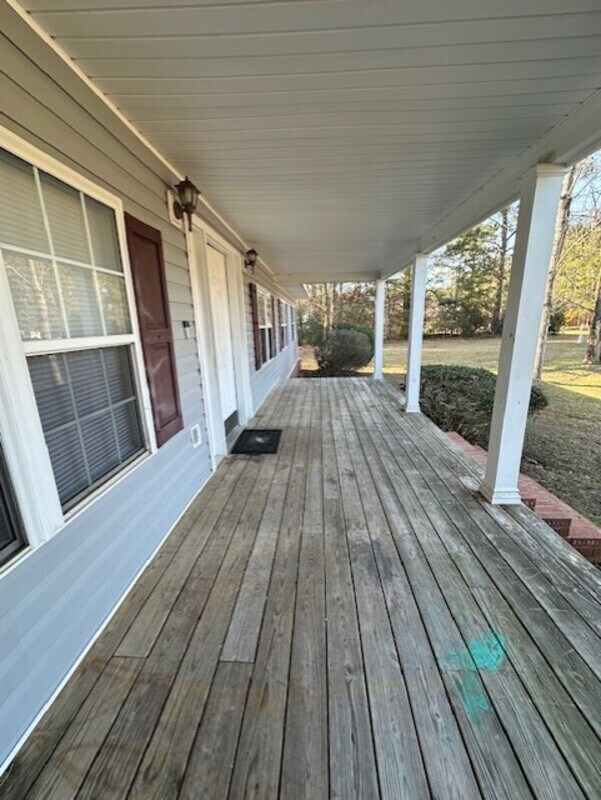 1209 Lawhorn Rd