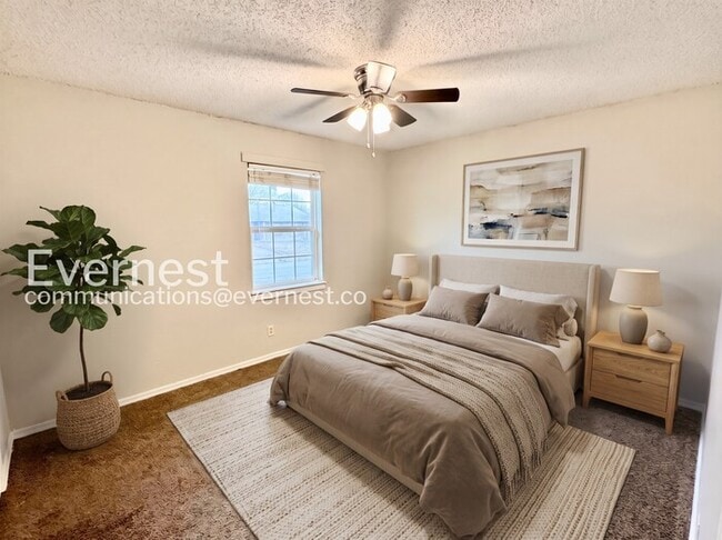 Photo - 1756 S Pine Ave