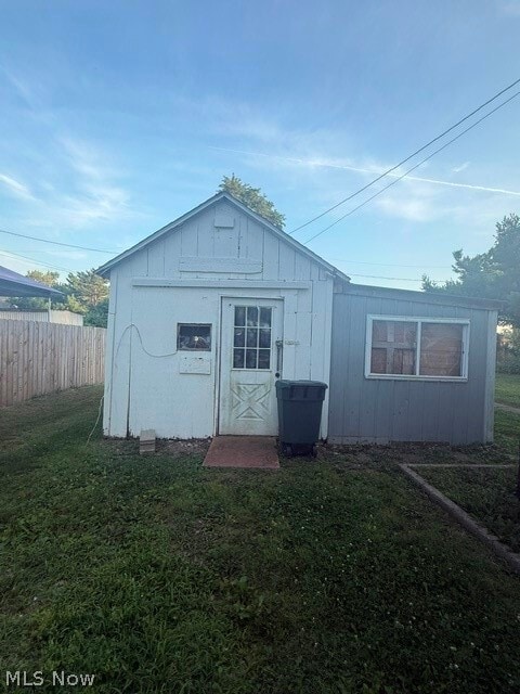 Photo - 409 W Walnut St