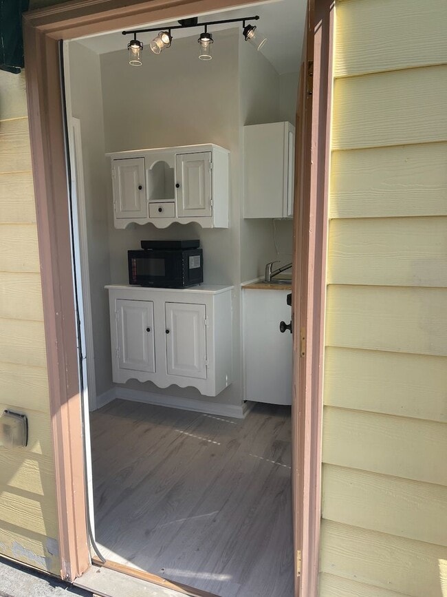 Photo - Private Basement Studio Apartment in Kirkwood.