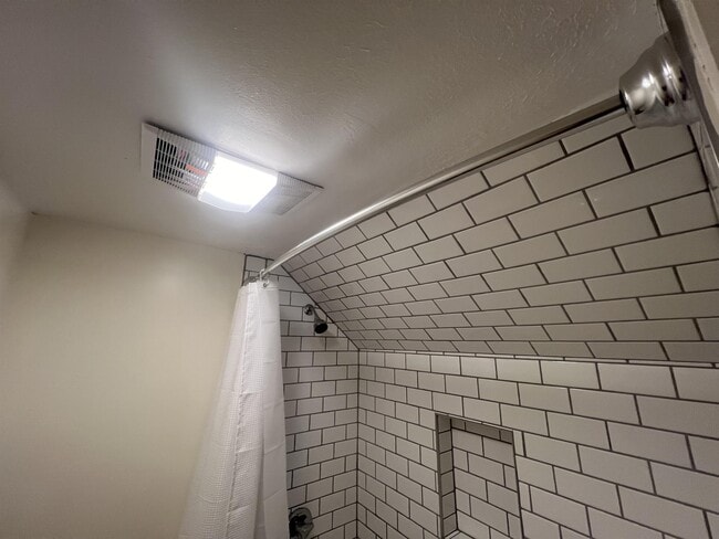5 Thenius St Unit 5 -2