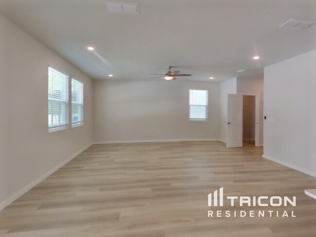 Photo - 14934 Macadamia Ln