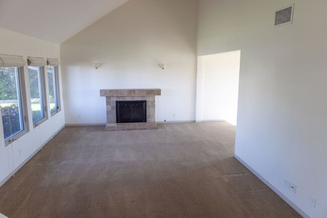 Photo - Spacious 4-Bed, 2-Bath Home with Breathtak...