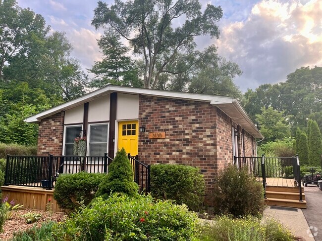 Building Photo - 3130 La Salle Dr Rental