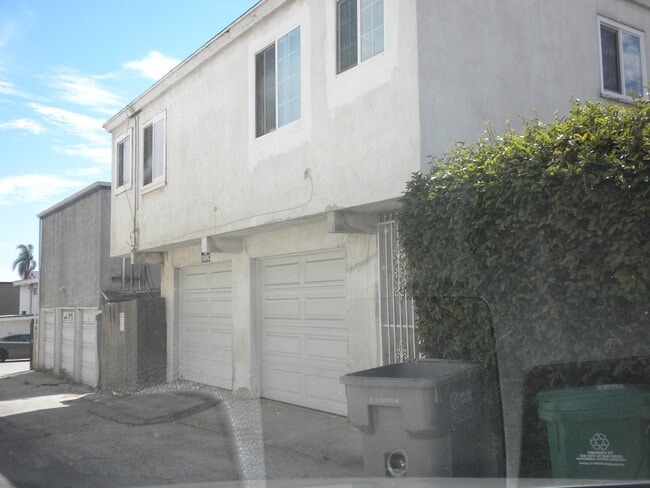 4442 Estrella Ave Unit 4441 1/2 Estrella Ave