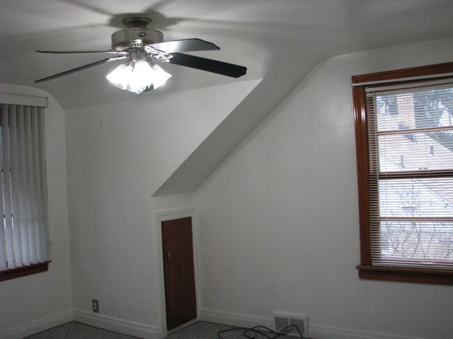 Photo - 5330 Seneca St Unidad ALLUTILCABLEHSIINCLU