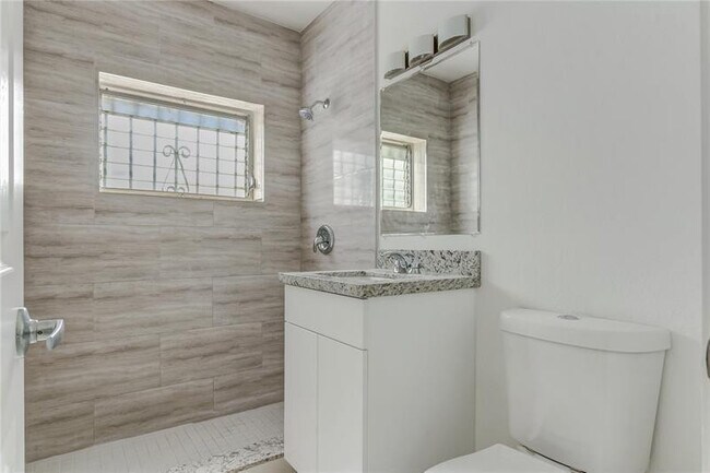 Photo - 5715 NW 6th Ave