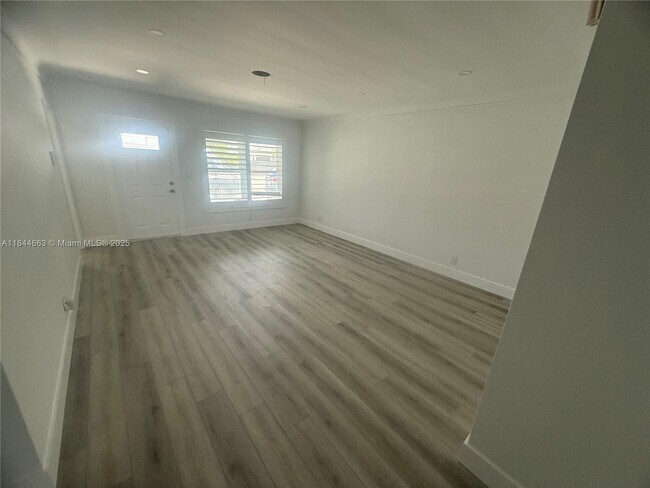 Photo - 1115 SW 12th Ct Unit 1-2