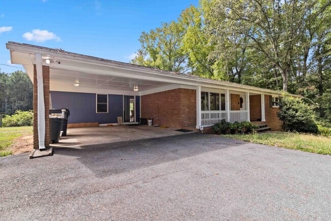 Building Photo - 1646 GA-92 Rental