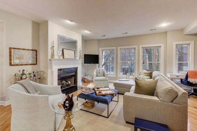 Photo - 1529 N Mohawk St