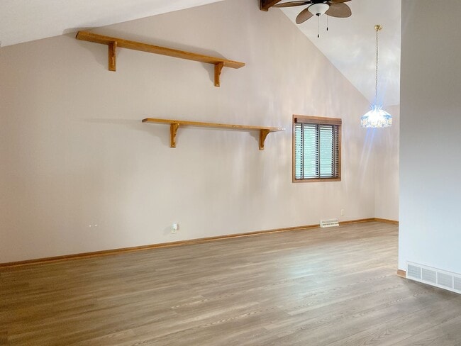 Photo - 3BD, 2BTH Bellevue Charmer Ready for YOU, $2,300!!